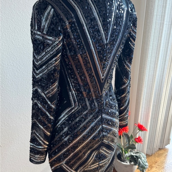 Dress Express Black and Gold Sequin Long Sleeve Dress - Picture 5 of 8